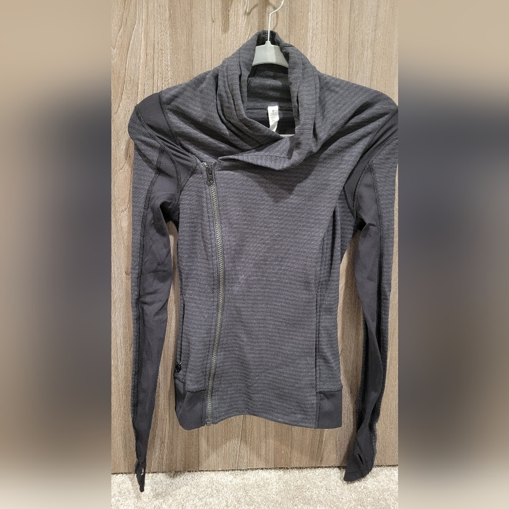 Lululemon Bhakti Jacket Striped Charcoal Color Size 4